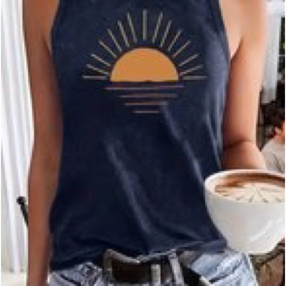 ☀️New top size L - Picture 3 of 3